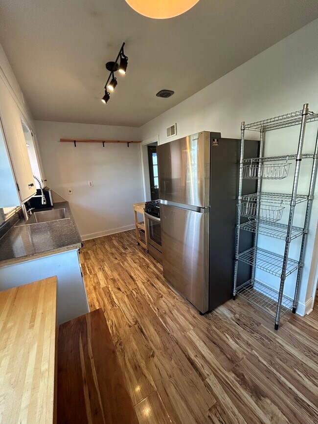 Cocina - 4009 3rd Ave S