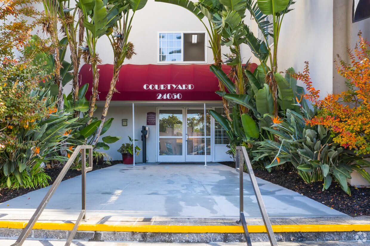 Primary Photo - Courtyard Apartments
