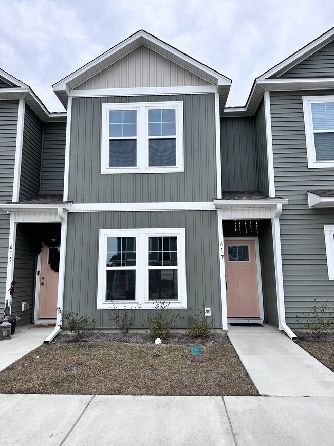 Building Photo - 617 Jacks Xing Dr