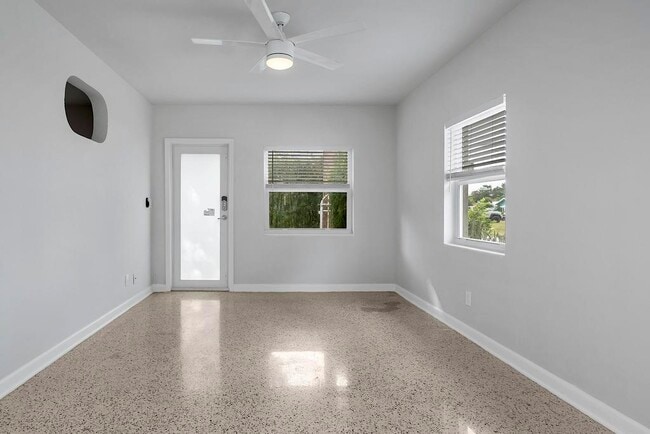 Building Photo - 17 Ocean Breeze