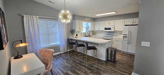 Foto del edificio - 2820 Mulberry Ln