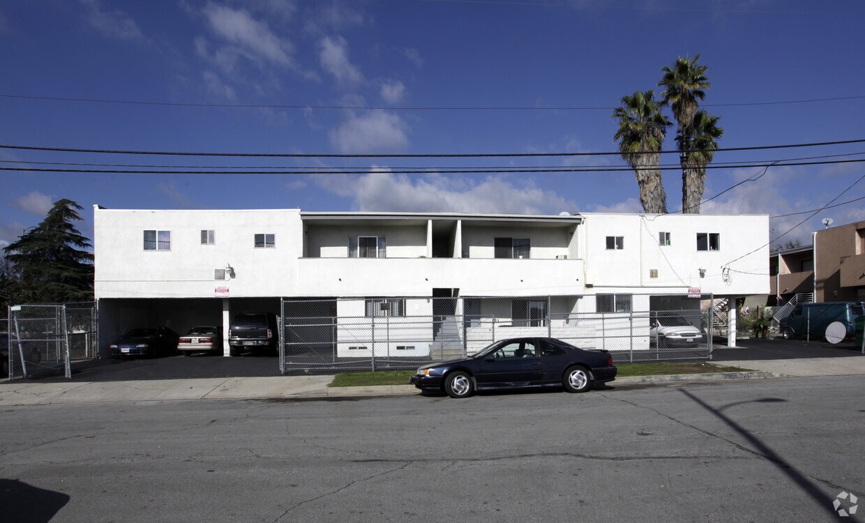 Foto del edificio - 14700 Hubbard Ave