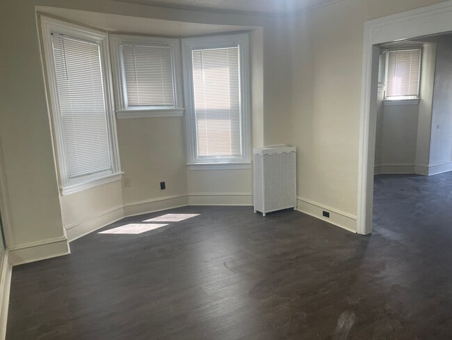 Building Photo - Stunning 4-Bedroom Townhome in Chester! Vo...
