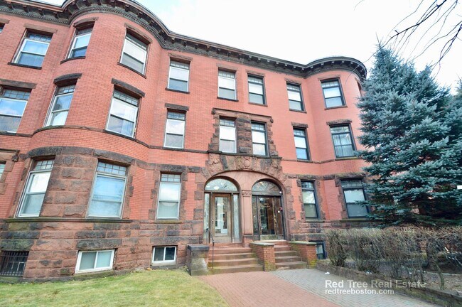 Building Photo - 1802 Beacon St