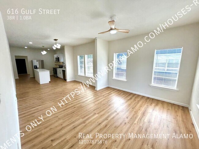Building Photo - ** Application Received** AVAILABLE NOW! N...