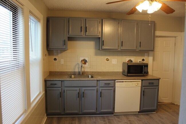 Foto del edificio - 10 Mattakeeset St