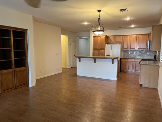 Building Photo - 226 Bloomfield Dr