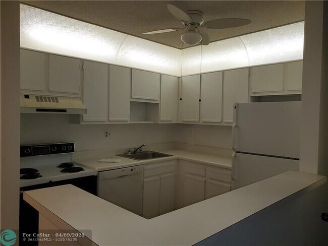 Foto del edificio - 10875 W Clairmont Cir