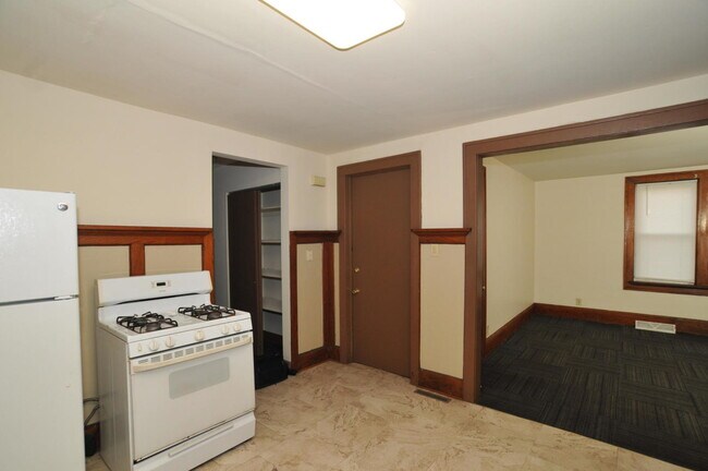 Foto del edificio - 1600 S 35th St