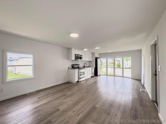 Foto del edificio - 4022 68th St N