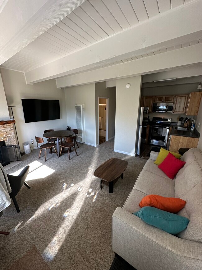 317 Quaking Aspen Ln Unit 6, Stateline, NV 89449 Condo for Rent in