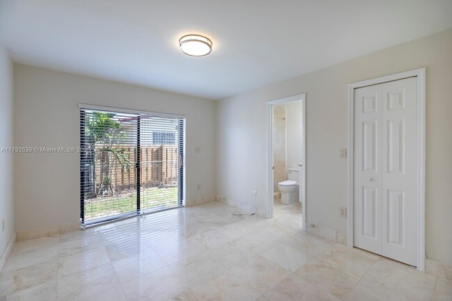 Foto del edificio - 2733 SW 31st Pl