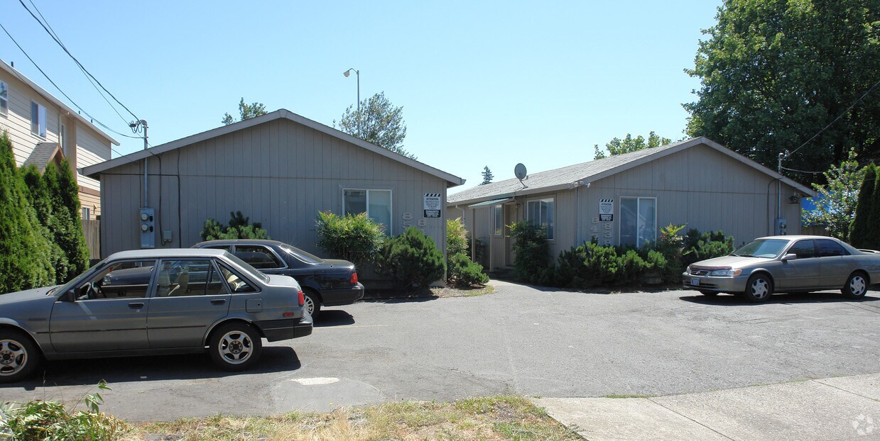 Foto del edificio - 831-905 NE 94TH Ave