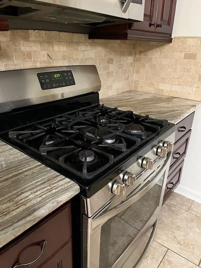 Foto del edificio - Beautiful 4 bed home in Excellent Location, off Airline Hwy minutes from new Woman's Hospital