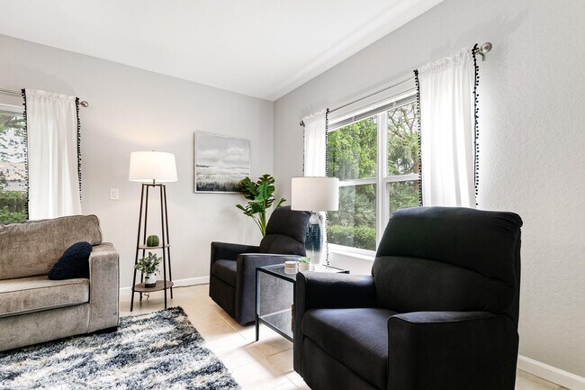 Foto del edificio - 13354 Georgian Ct