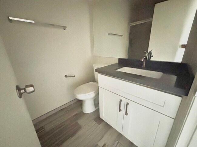 Foto del edificio - 5704 E Aire Libre Ave