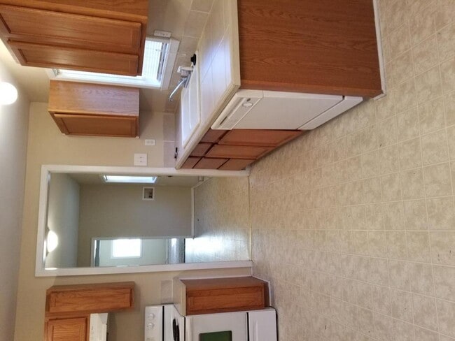 Building Photo - 101 Stevens St