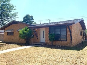 Building Photo - 3615 Dawn Ave