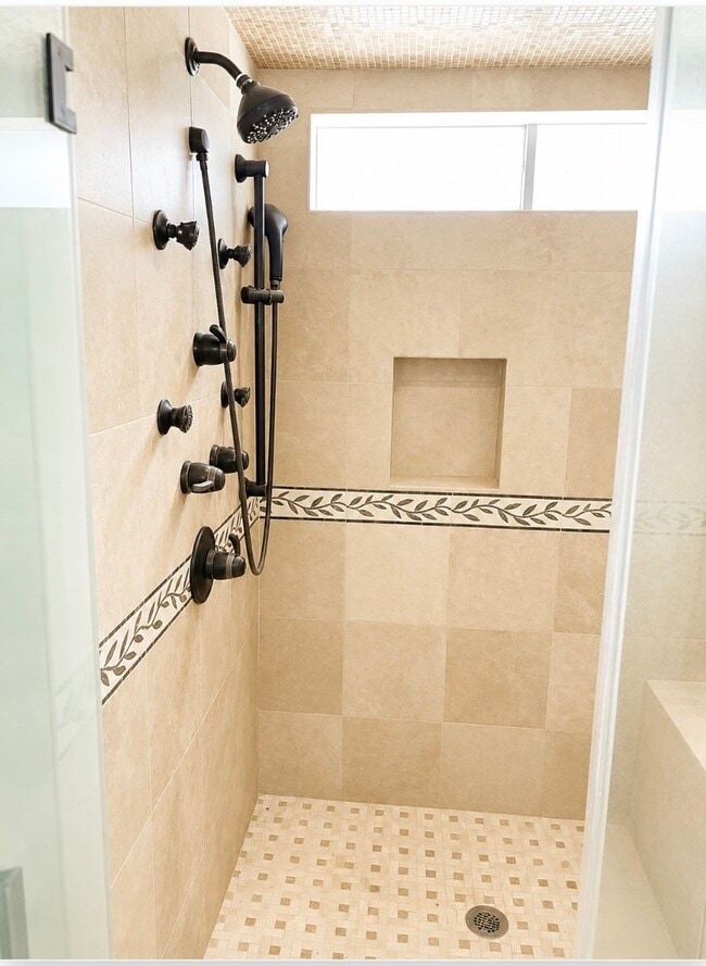 Building Photo - 6918 Marisol Dr