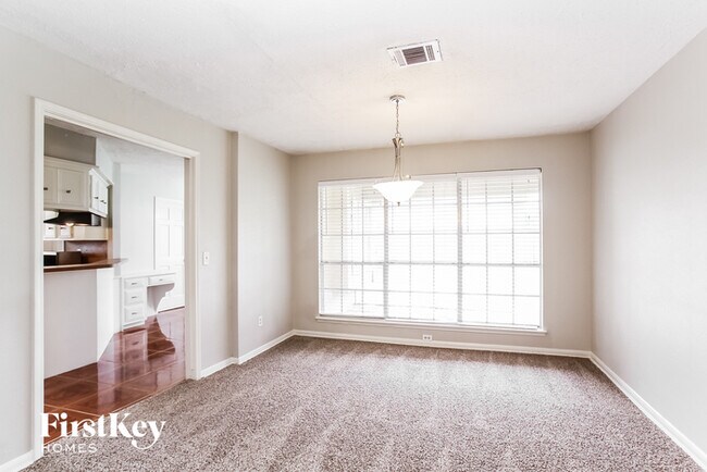 Building Photo - 15714 Pebble Bend Dr