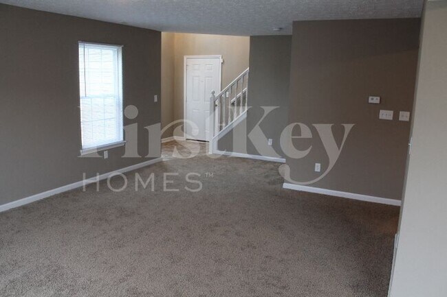 Building Photo - 10988 Cedar Pine Dr