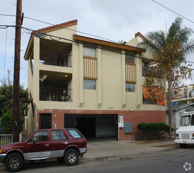 Building Photo - 1800 N Spurgeon St