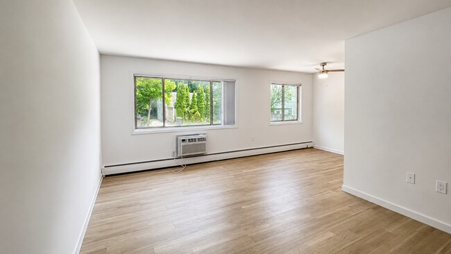 Interior Photo - Foxhall Terrace