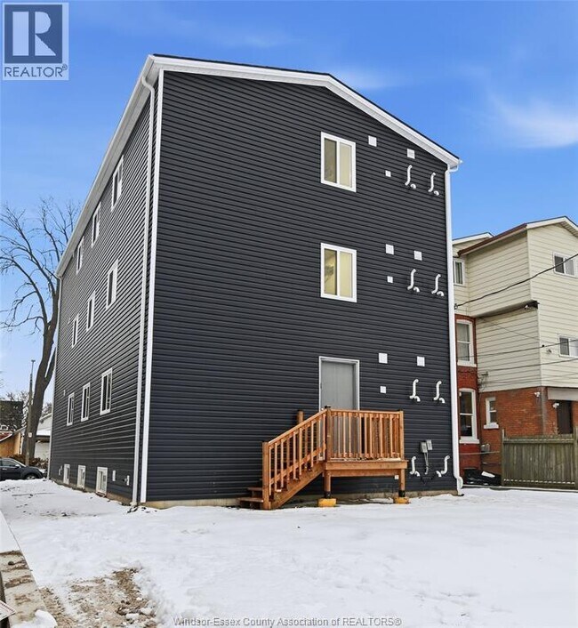 Photo du bâtiment - 547 Dougall Ave