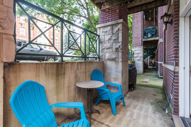 Building Photo - 4124 N Kenmore Ave