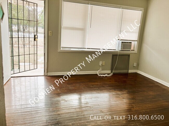 Building Photo - 1206 N Lorraine Ave