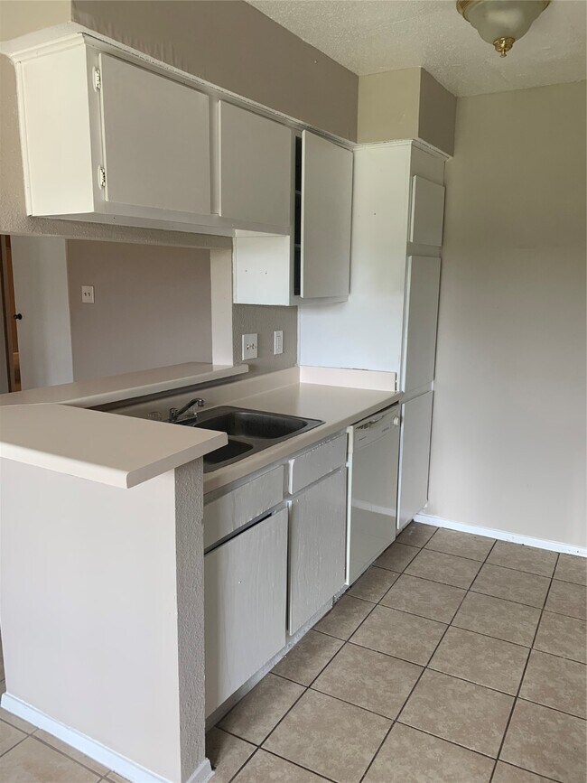 Foto del edificio - 13480 S Thorntree Dr