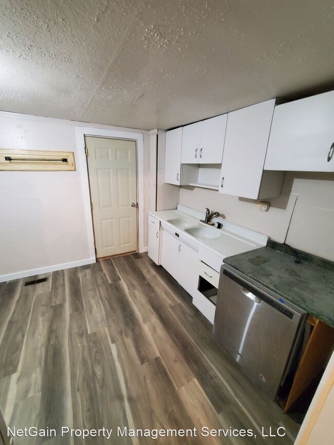 Building Photo - 2 br, 1 bath House - 833 South 200 West