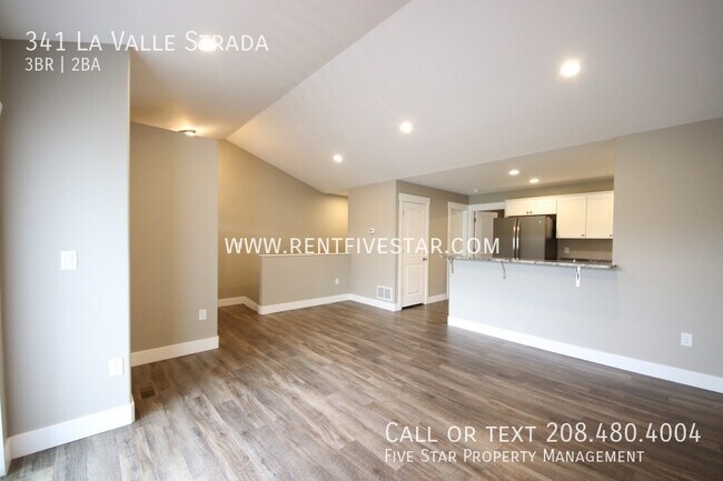 Foto del edificio - 341 La Valle Strada Ln