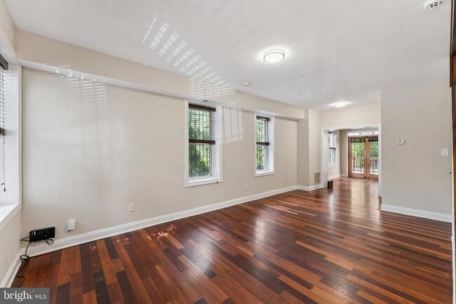 Foto del edificio - 2911 Sherman Ave NW