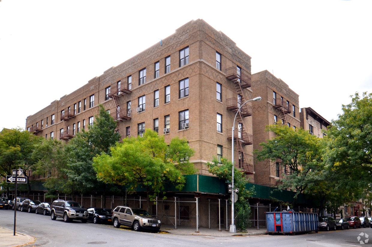 Primary Photo - 2120 Honeywell Ave
