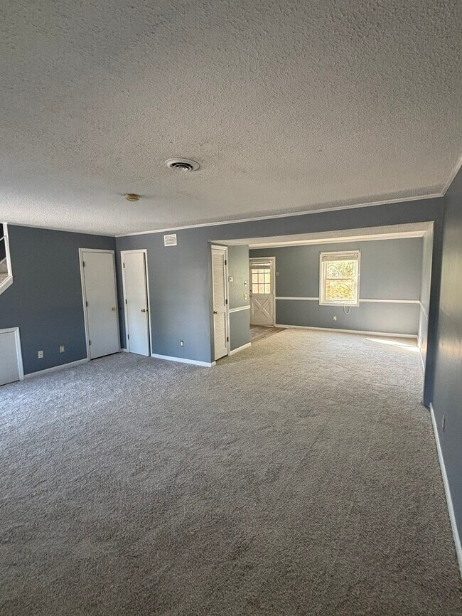 Building Photo - 1200 Cactus Ave