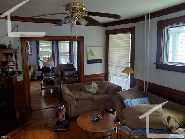 Foto del edificio - 6 br, 2.5 bath House - 5 Farrington Ave 7