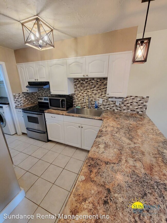 Building Photo - 2 br, 1.5 bath House - 168 Bayou Drive