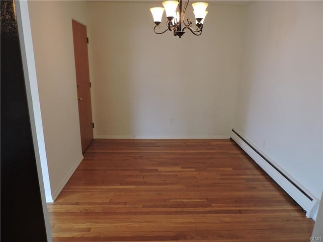 Building Photo - 434 N Leh St
