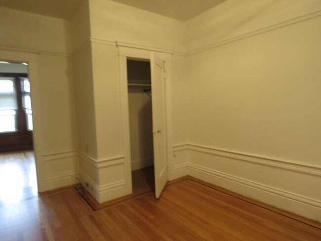 Building Photo - 152A