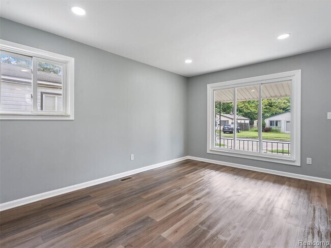 Foto del edificio - 396 W Pearl Ave