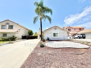 Building Photo - 39721 Rustic Glen Dr