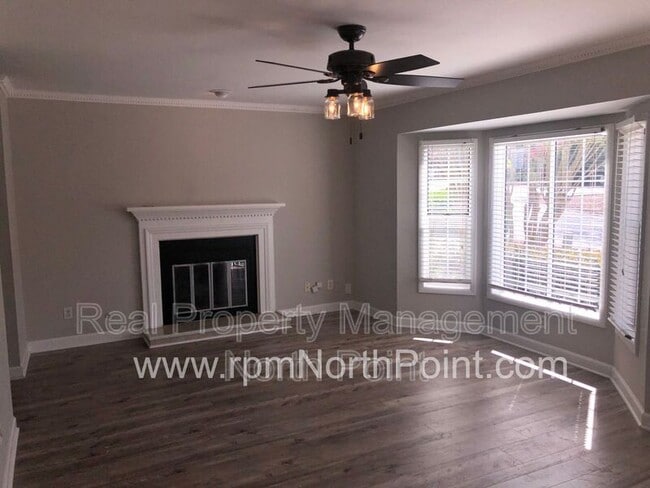 Building Photo - 676 Anderson Walk