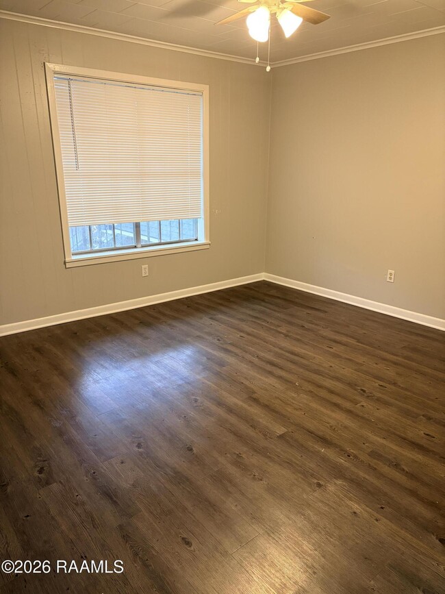 Foto del edificio - 718 Harding St