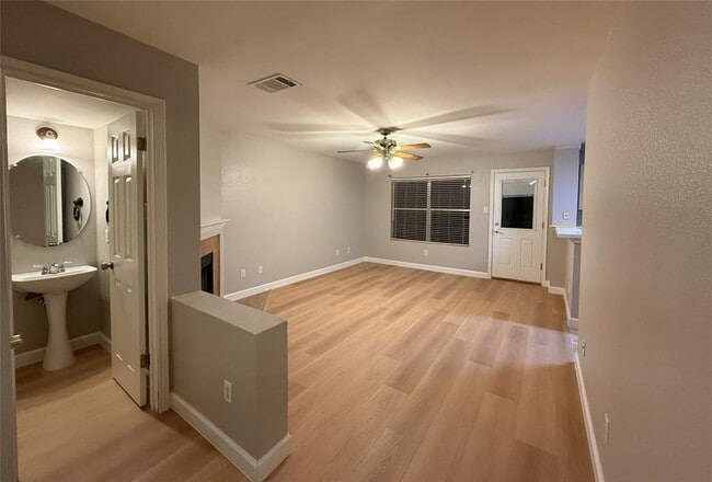 Foto del edificio - 1813 Lantana Dr
