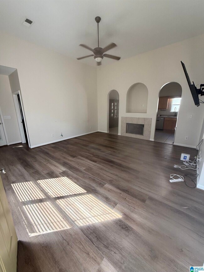 Foto del edificio - 222 High Ridge Dr