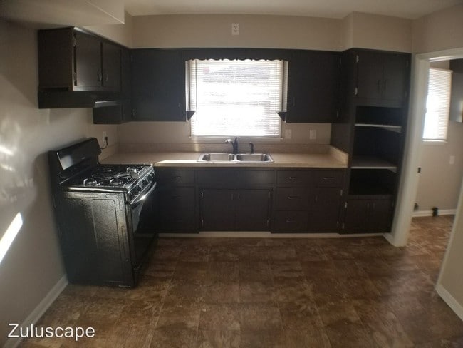Building Photo - 3 br, 1 bath House - 2567 Thayer Court