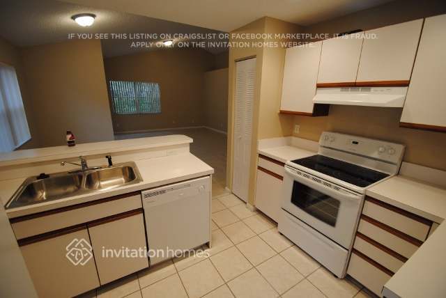 Foto del edificio - 2960 Tall Oak Ct