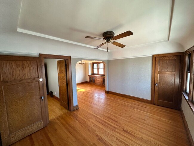 Building Photo - 2928-2930 N 61st St - Duplex