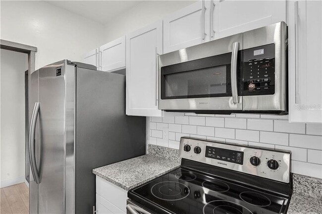 Foto del edificio - One Bedroom, One Bathroom Condo